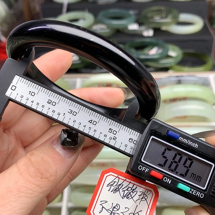 蛇纹石玉手镯未镶嵌511