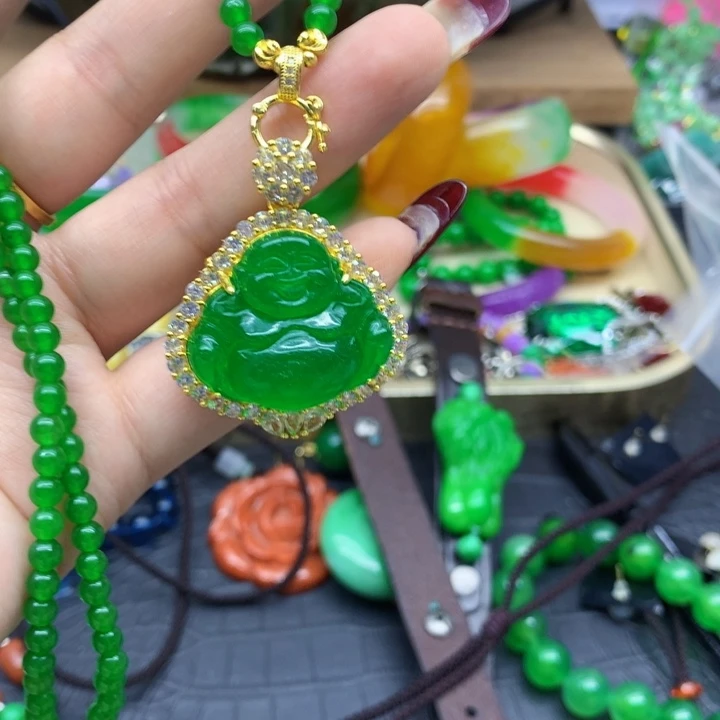 翡翠颈饰未镶嵌吊坠