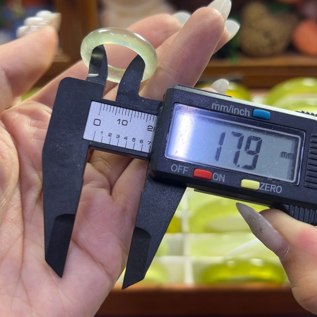 蛇纹石玉未镶嵌手镯9