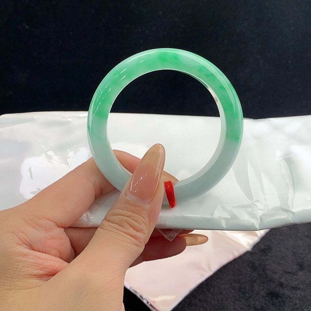 【闪购商品】未镶嵌手镯翡翠正52