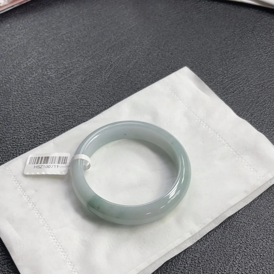 翡翠未镶嵌手镯52正圈有瑕