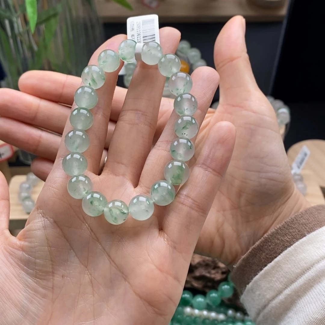 飞***@石英质玉未镶嵌手链