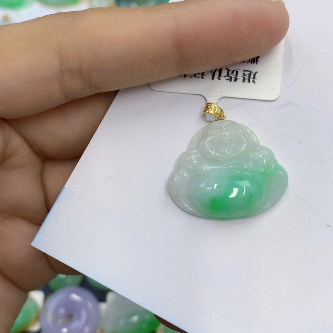 翡翠18K金镶嵌颈饰翡翠