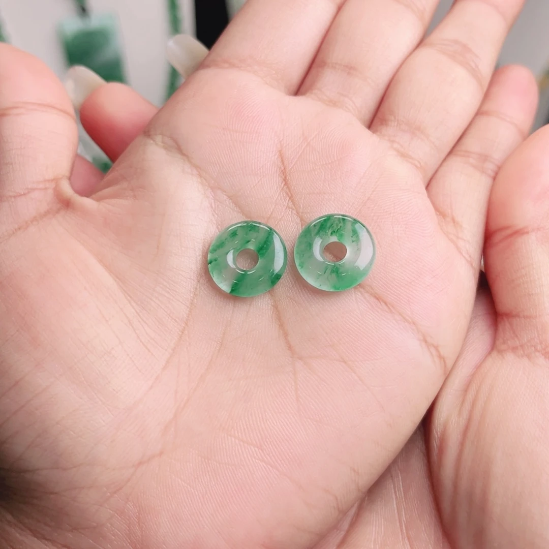 石英质玉未镶嵌耳环