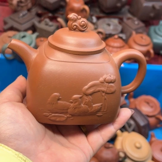 紫砂茶壶瑕疵………………