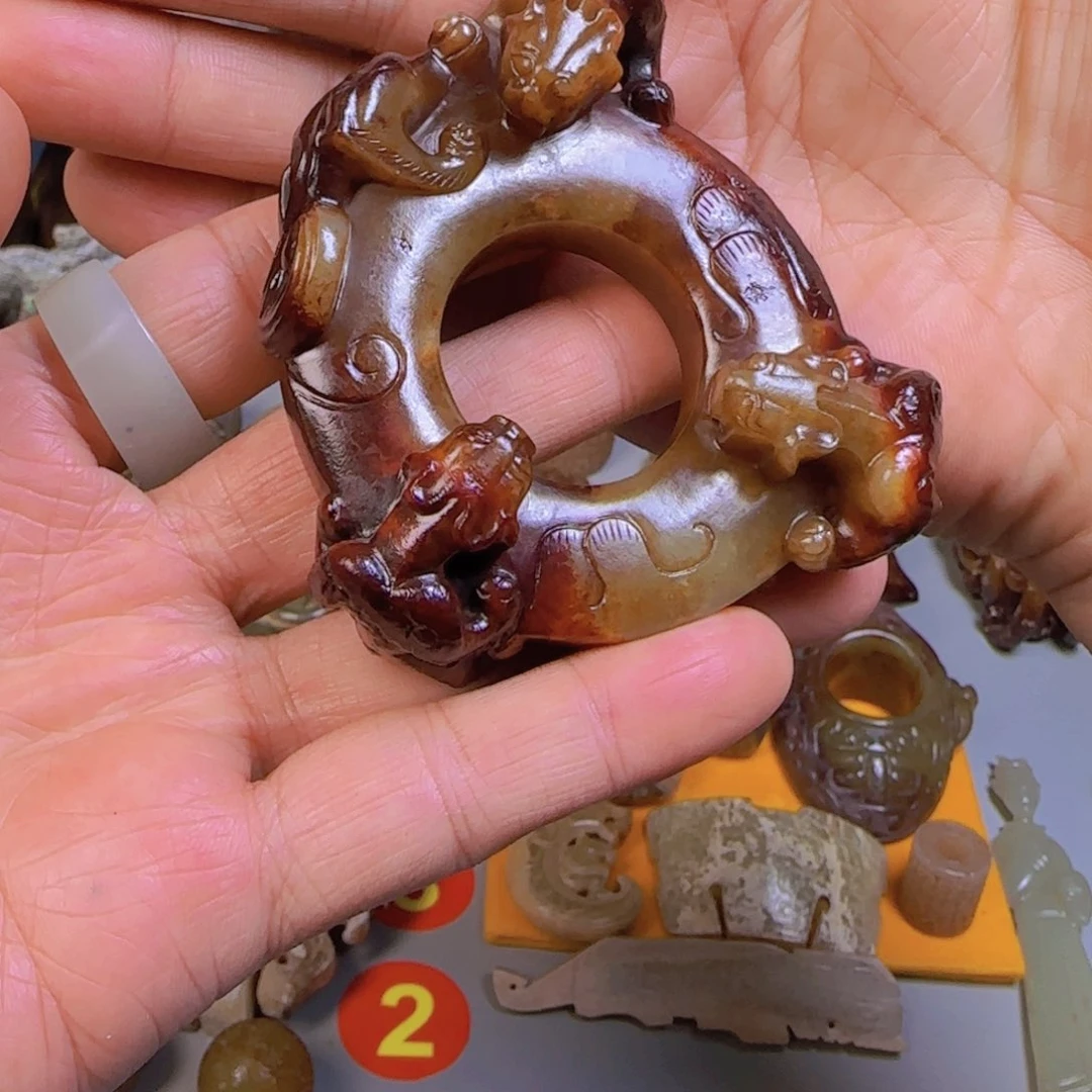 和田玉车挂未镶嵌鼎****电