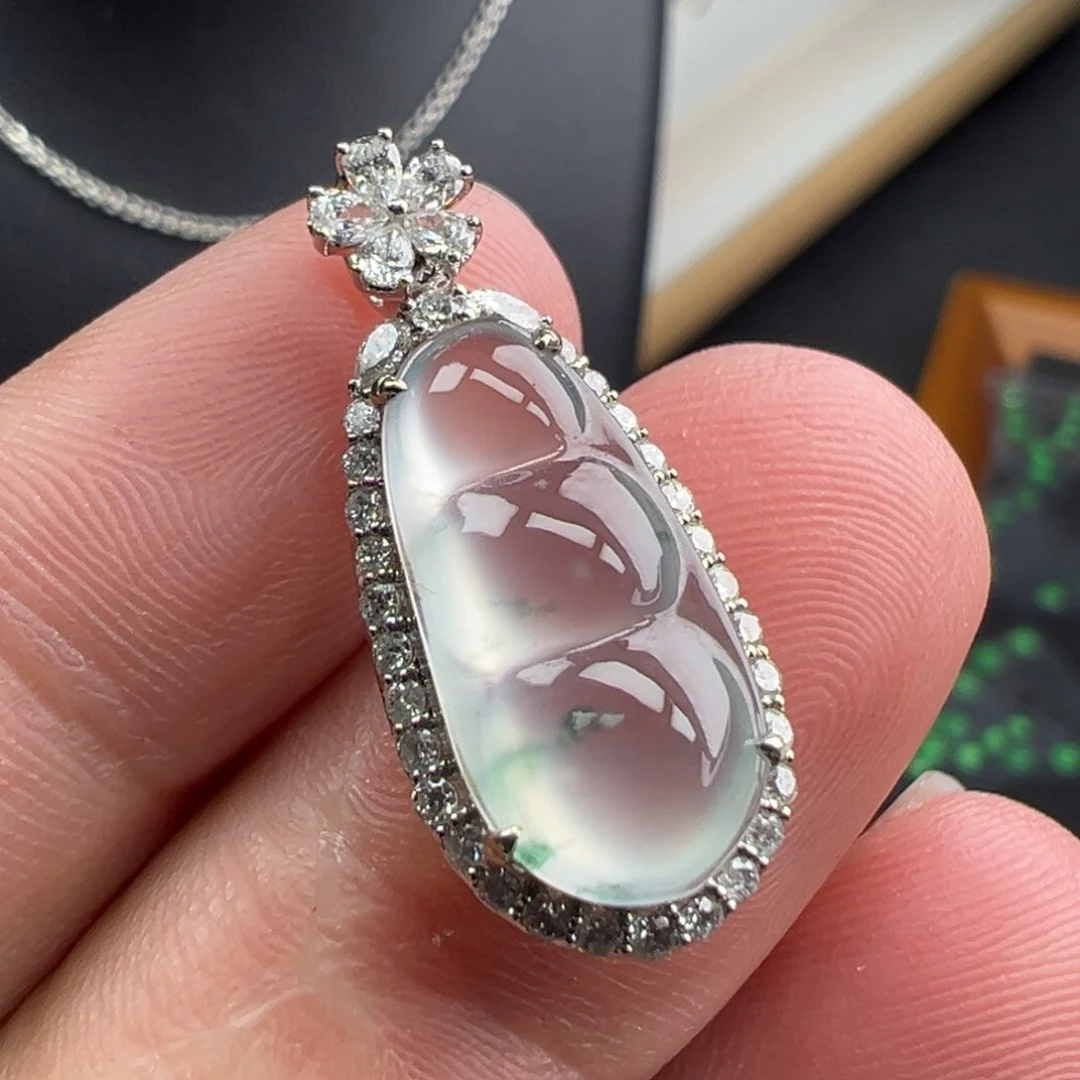 翡翠18K金镶嵌颈饰豆子17.2