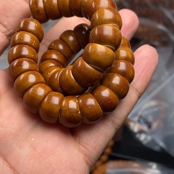 猴头核桃吊坠文玩手串