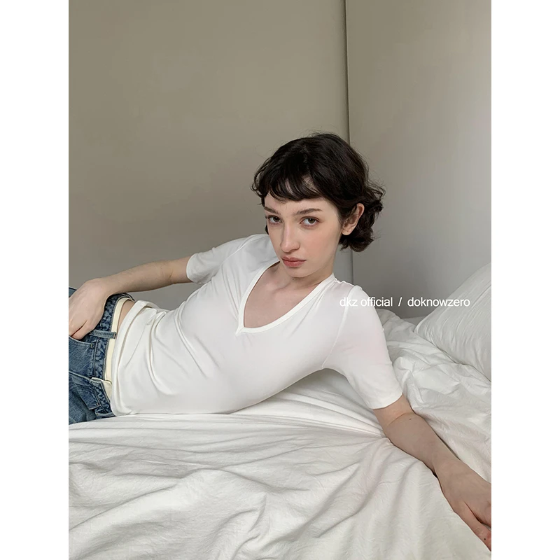 DKZ 日常通勤干练感V领基础中袖T显瘦