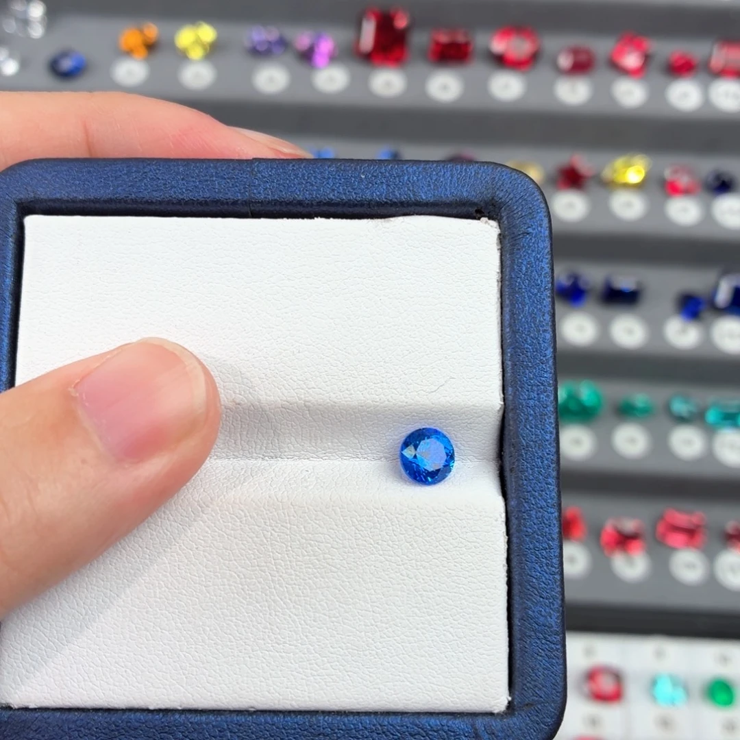 我****合成（培育）尖晶石裸石1.08ct