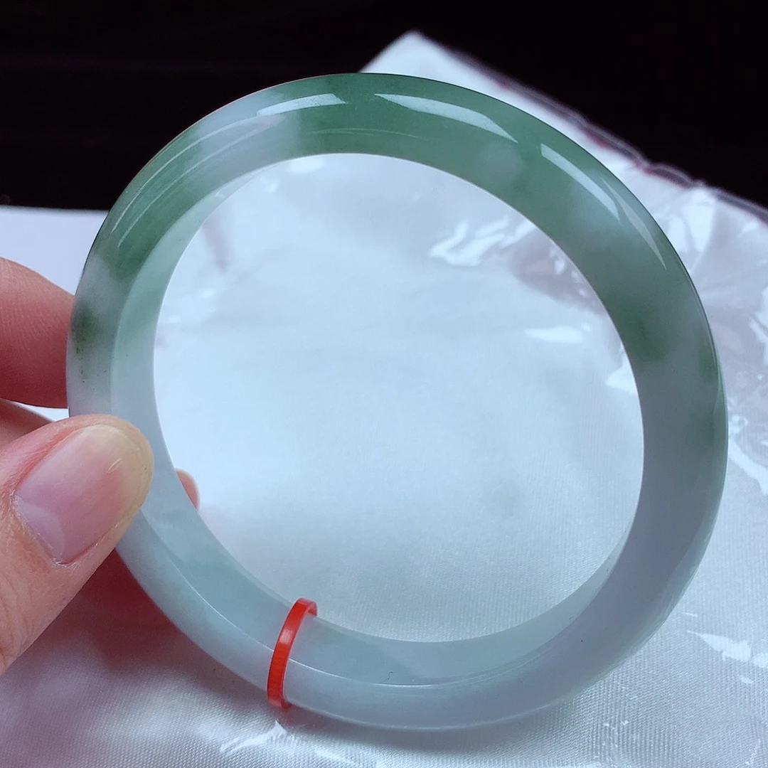 翡翠手镯未镶嵌62-63圈