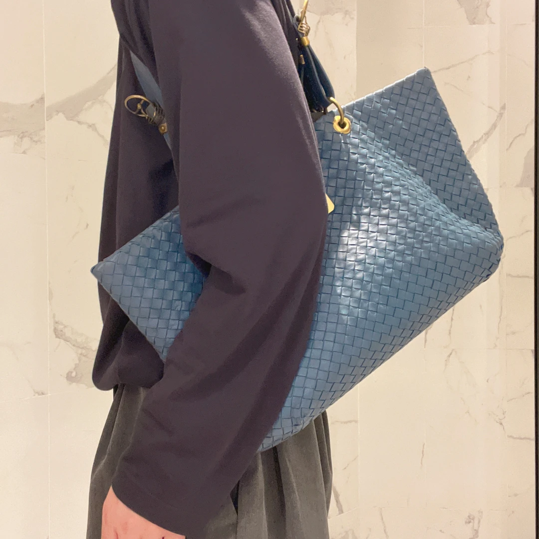 95新 BOTTEGA VENETA/葆蝶家 【涛】37HP04 蓝编织手提单肩斜挎包