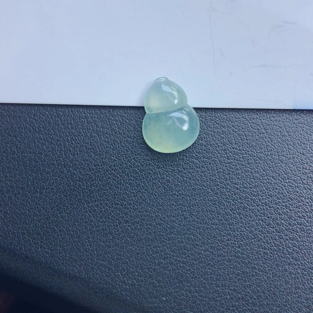 翡翠颈饰未镶嵌葫芦