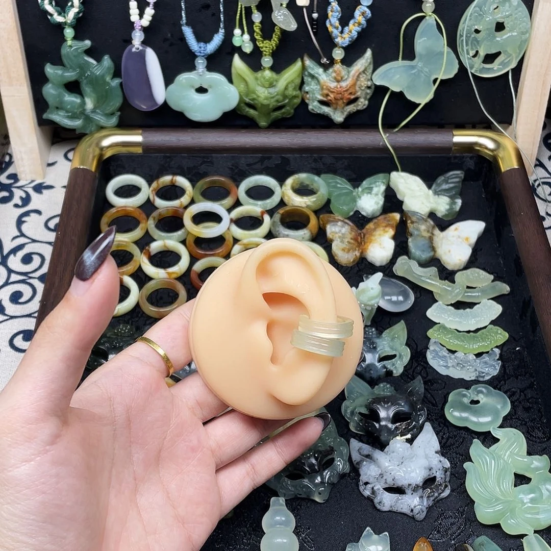 蛇纹石玉未镶嵌颈饰耳骨夹38.8一对