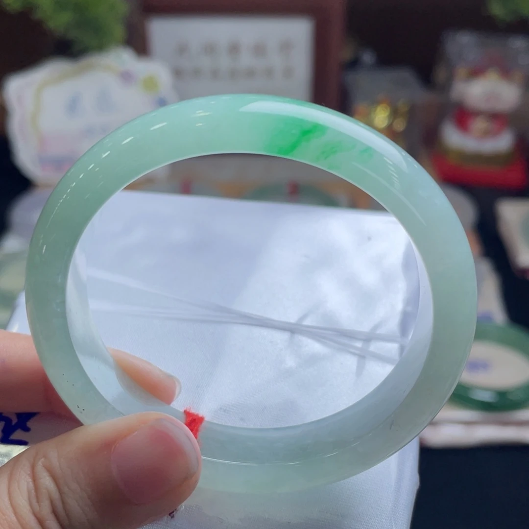 翡翠手镯未镶嵌52.8贵妃 阳绿