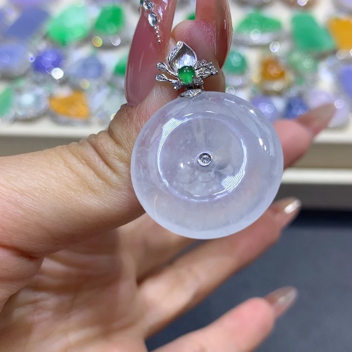 翡翠颈饰18K金镶嵌翡翠