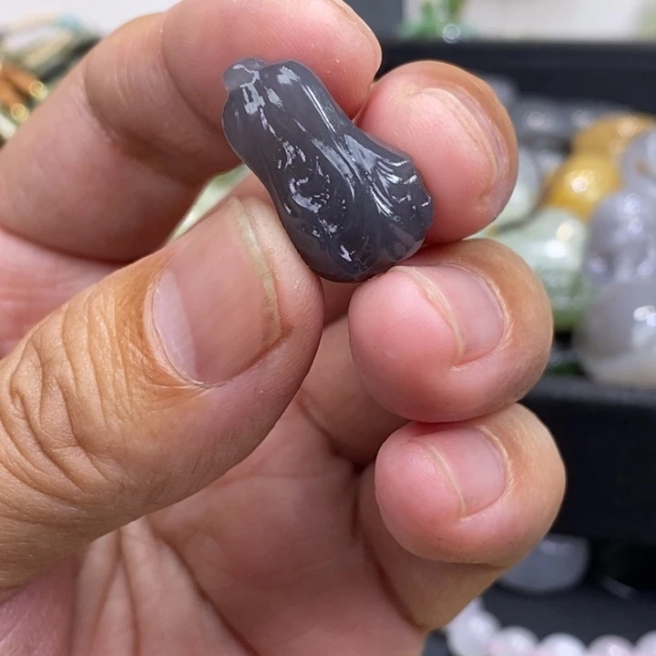 *****和田玉未镶嵌颈饰