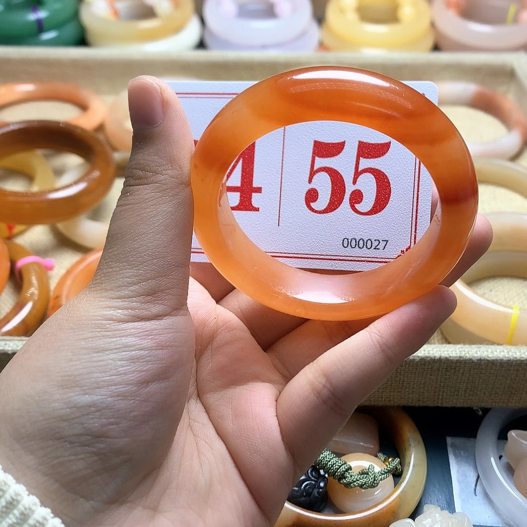 未镶嵌石英质玉（黄龙玉）手镯