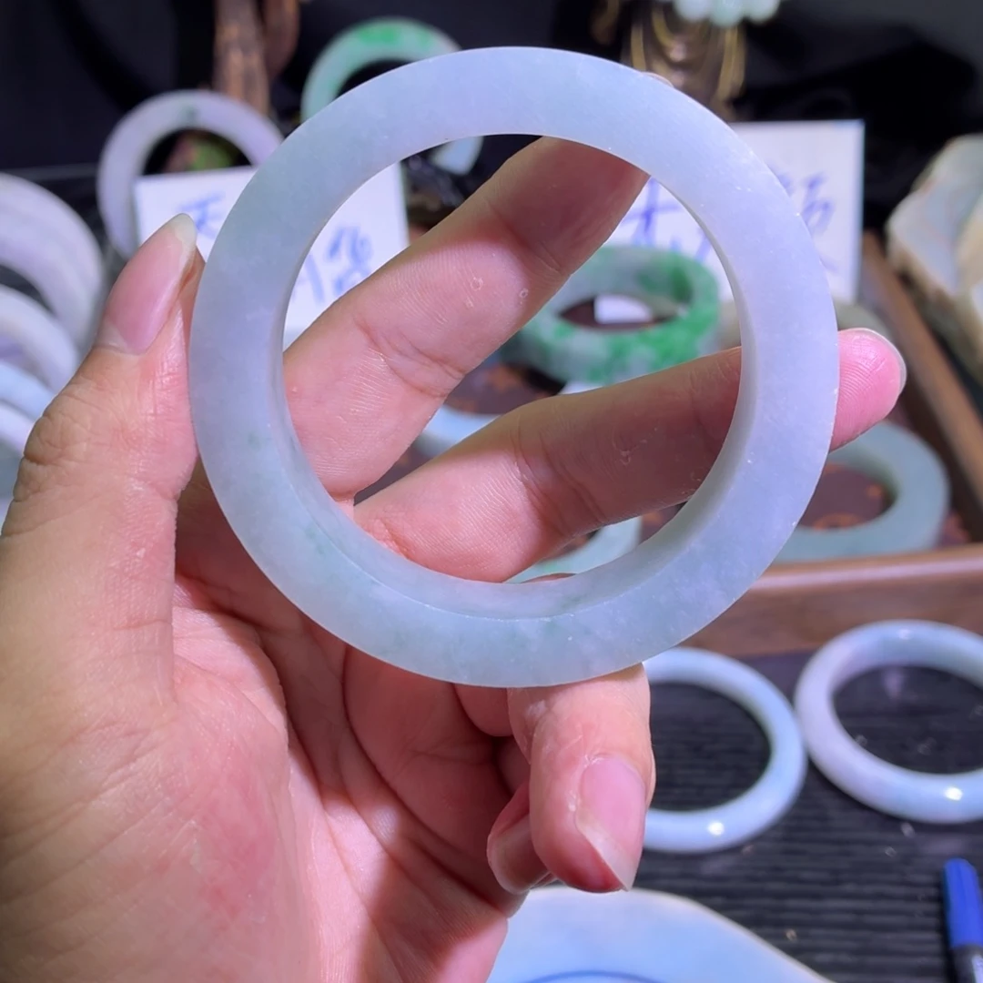 定制翡翠未镶嵌天然翡翠A货毛胚手镯