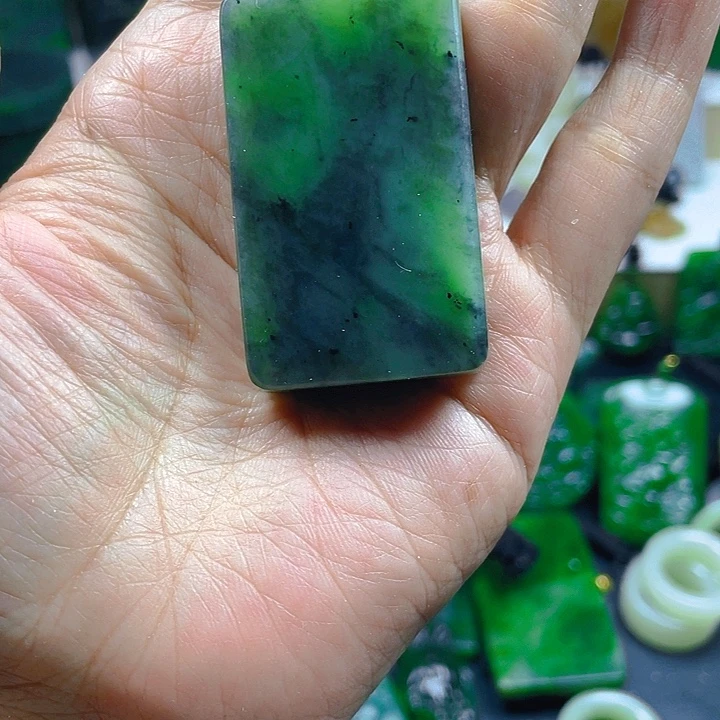 和田玉未镶嵌珠宝半成品