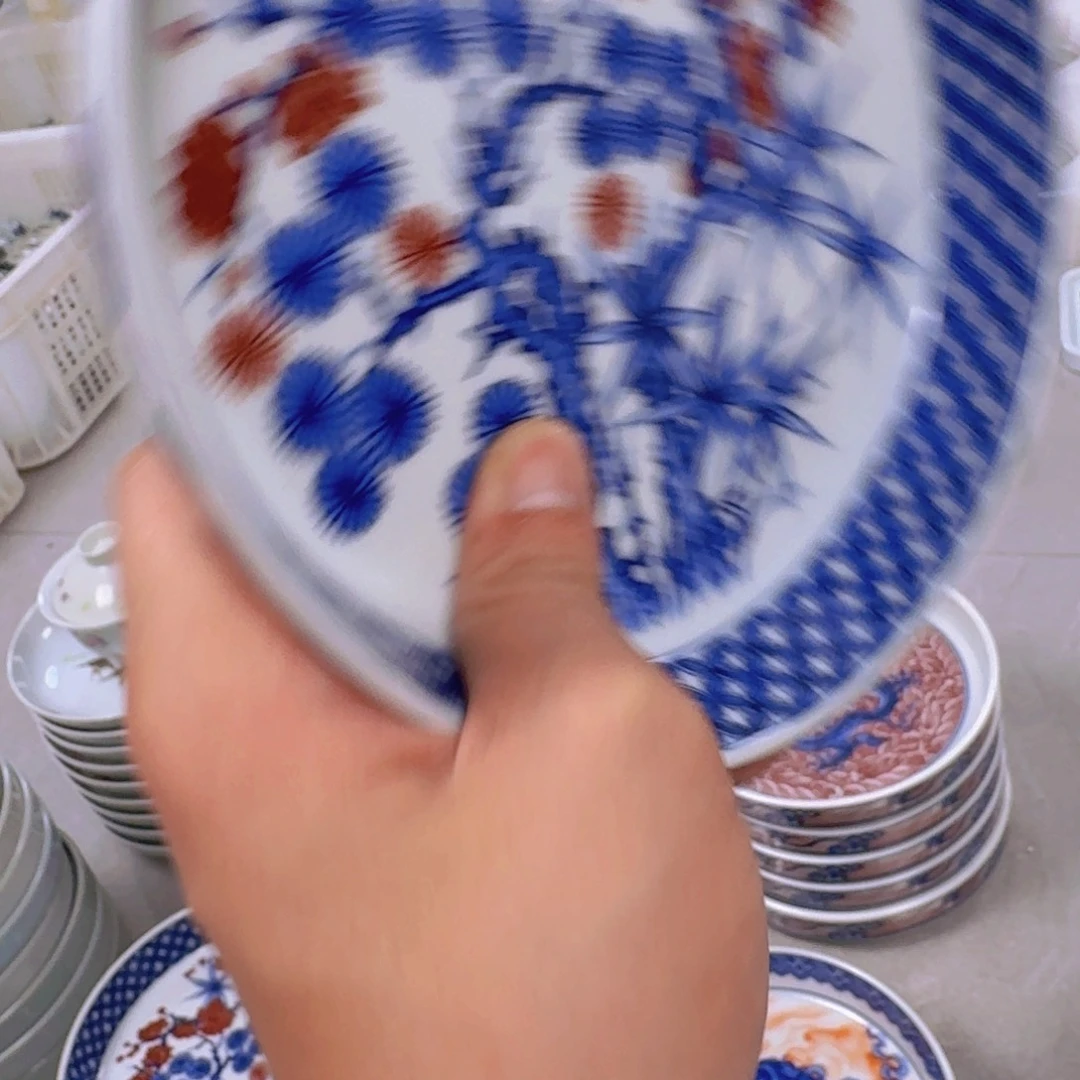 瓷片釉里红松竹梅大壶乘景德镇