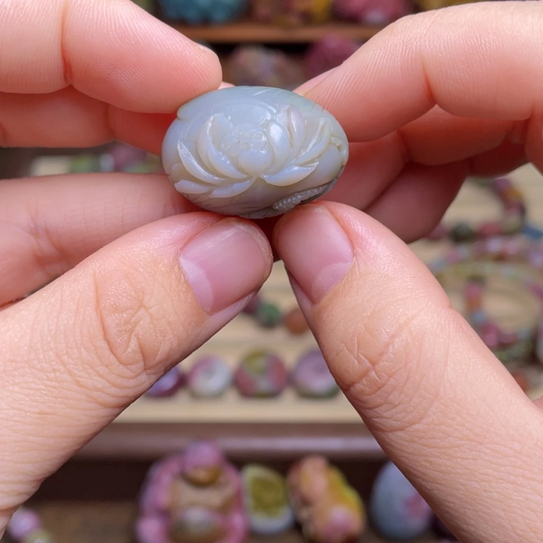 玛瑙/玉髓未镶嵌珠宝半成品盐源玛瑙蓝荷花