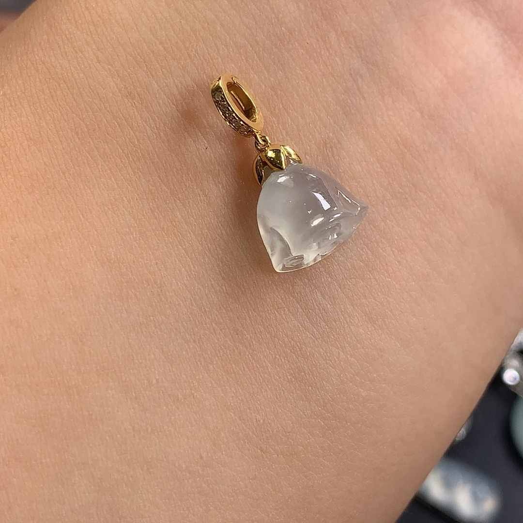 颈饰18K金镶嵌翡翠