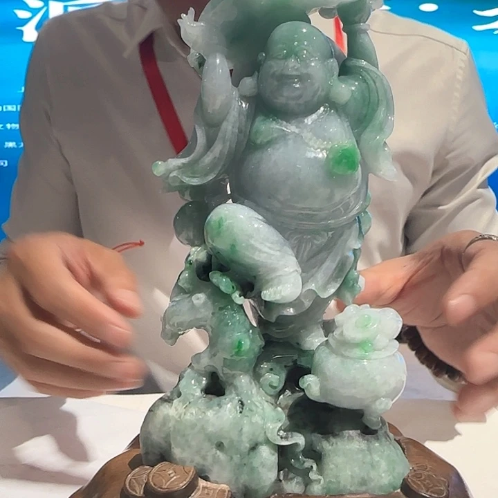 翡翠未镶嵌摆件笑口常开