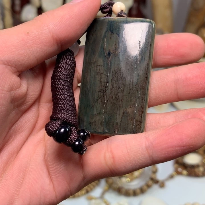 吊坠猛犸象牙蓝皮牌子