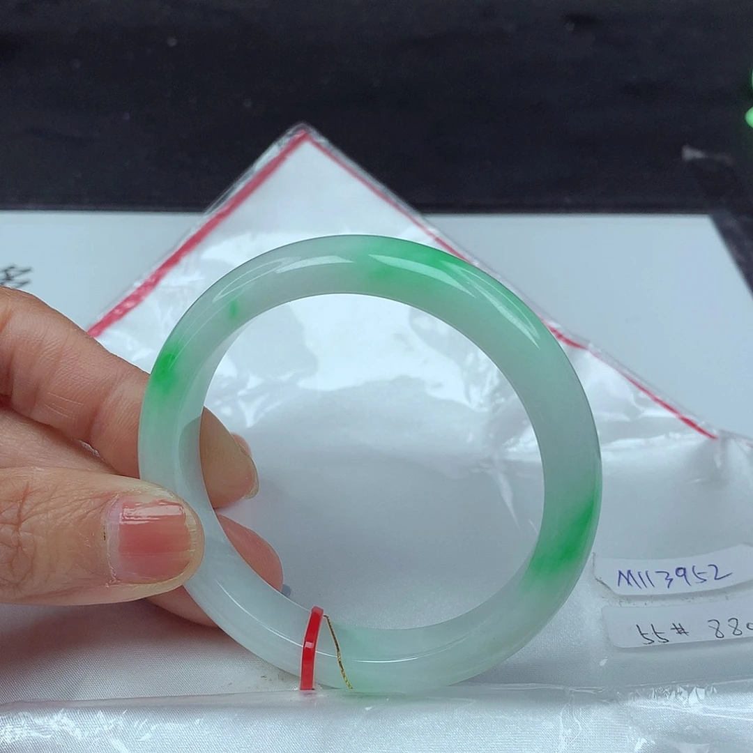 翡翠手镯未镶嵌55圈3952