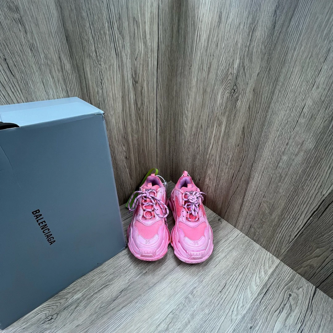 95新 Balenciaga/巴黎世家 Triple S 粉色做旧老爹鞋 35码/原盒
