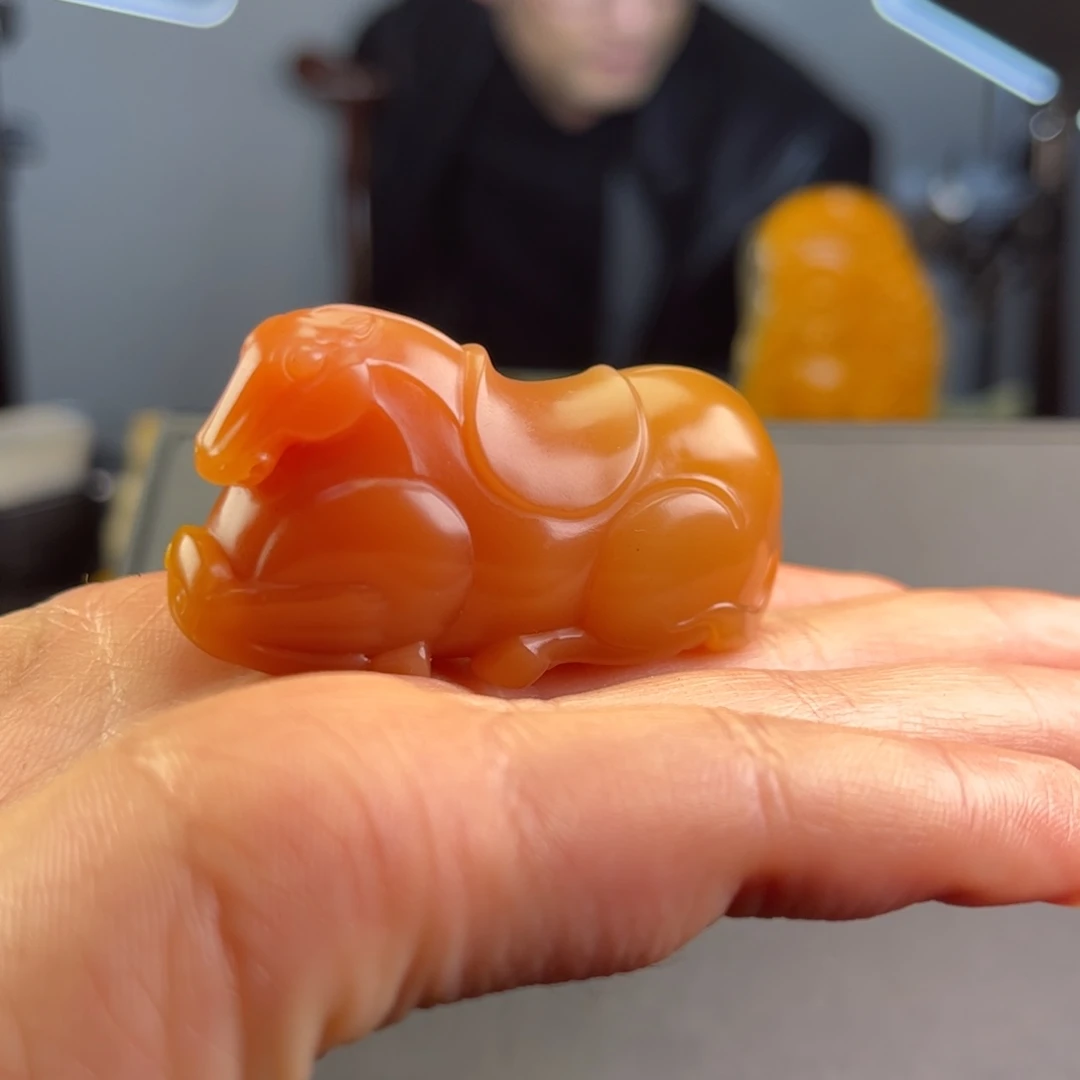 石英质玉黄蜡石挂件合金如**堂