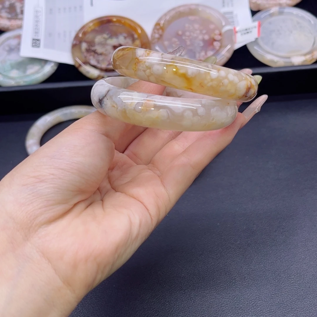 玛瑙/玉髓手镯未镶嵌5758