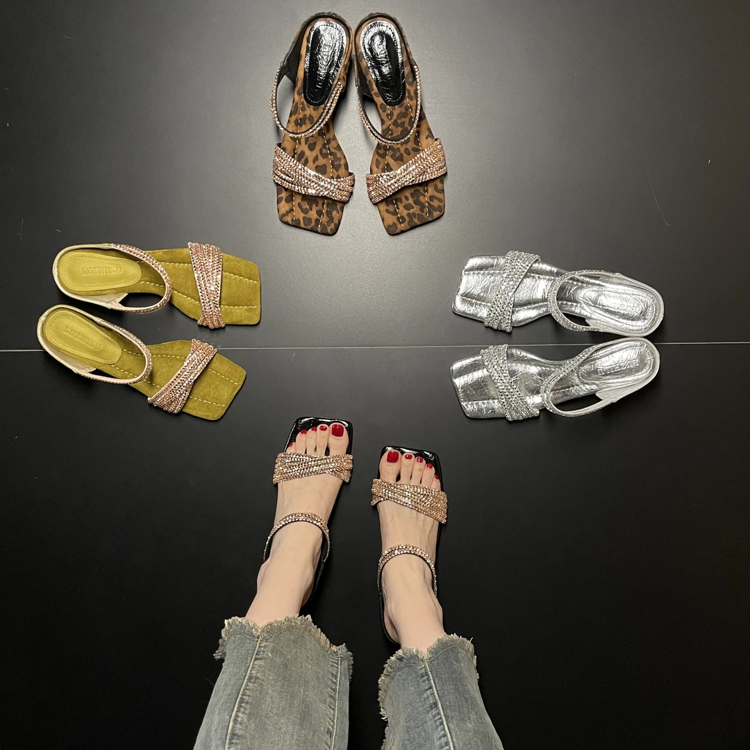 《追光觅影》青一女鞋2025夏季新款方头两穿气质轻奢细带高跟凉拖鞋