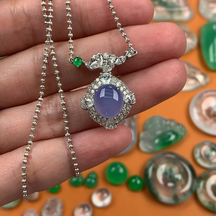 翡翠挂件未镶嵌….