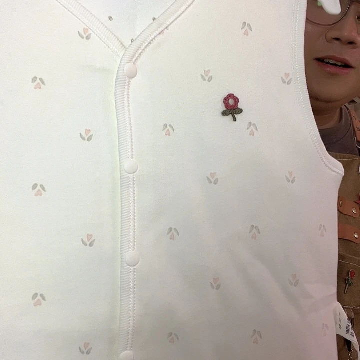 橙***灵小花800g马甲100码