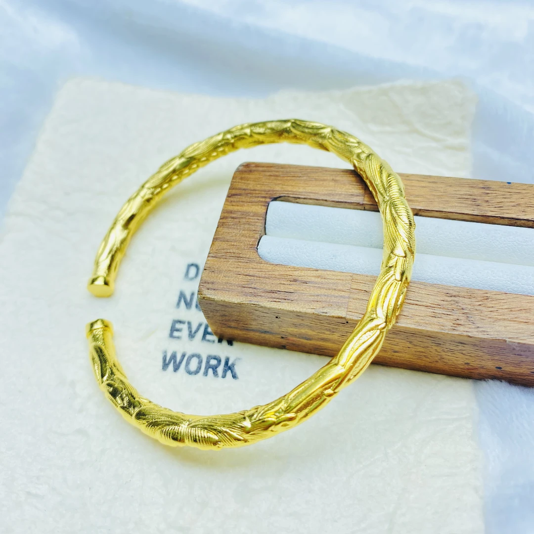 手镯 B黄色花卷纹开口手镯多样性发一件45047