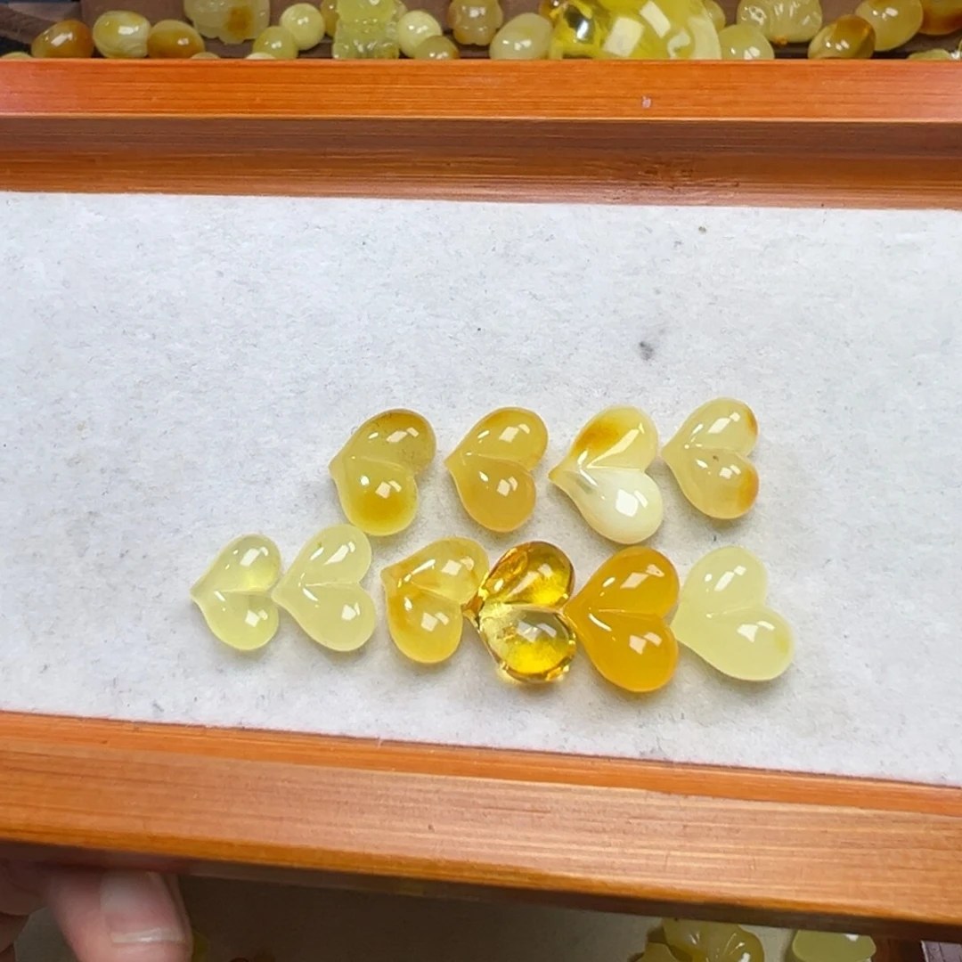 未镶嵌吊坠(不含链)琥珀貓*