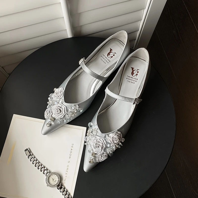 春季粗跟平底鞋方头低跟漆皮百搭时尚软底玛丽珍鞋玫瑰花时尚百搭