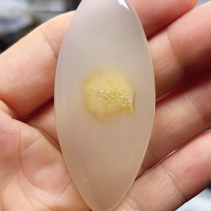 玛瑙/玉髓未镶嵌珠宝半成品