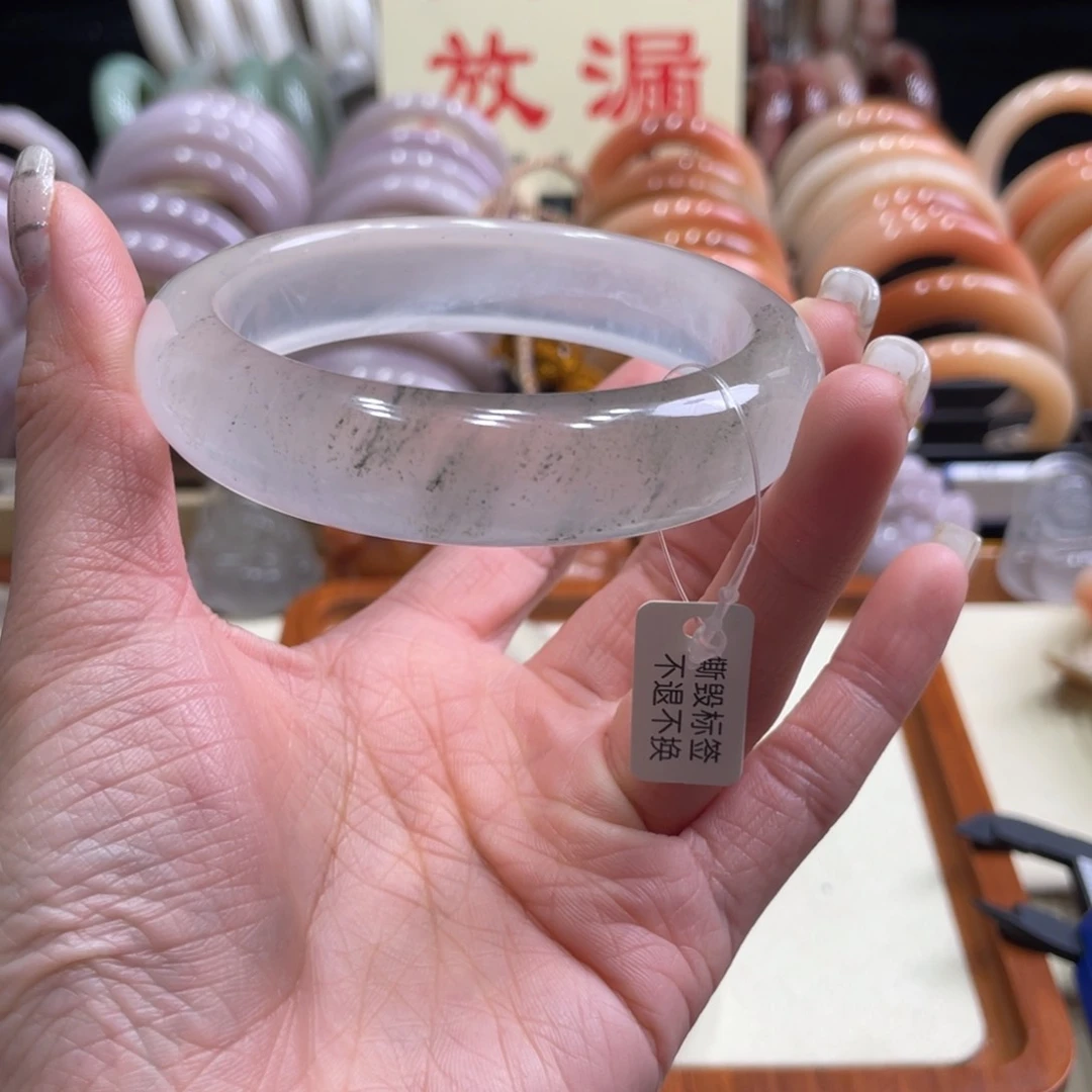 未镶嵌手镯石英质玉m*