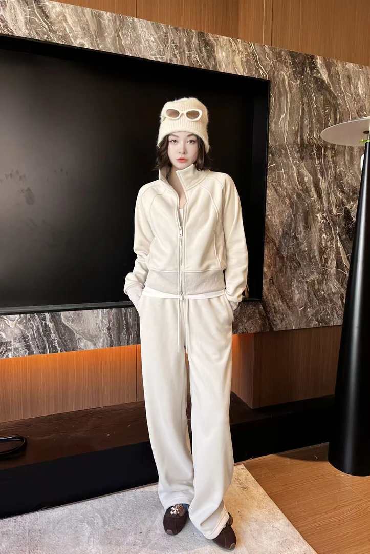 【MOMO】冬季加绒即穿即走！休闲百搭立领拉链衫二件套装ZD8018