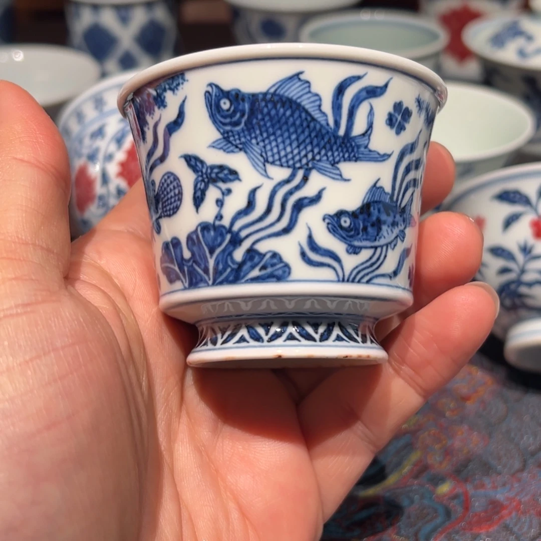 陶精品青花鱼藻纹小马蹄杯口径约6.9厘米