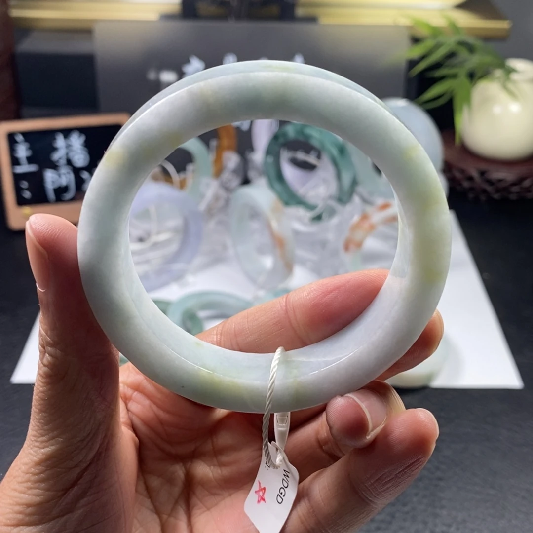 未镶嵌手镯定制翡翠