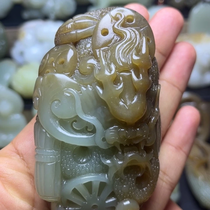 和田玉未镶嵌颈饰