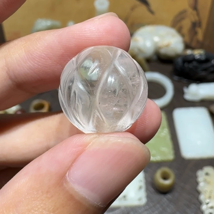 颈饰未镶嵌水晶珠子