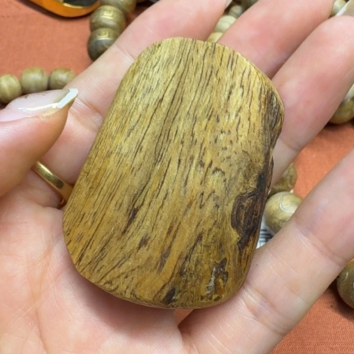 大叶紫檀（黑酸枝木类）