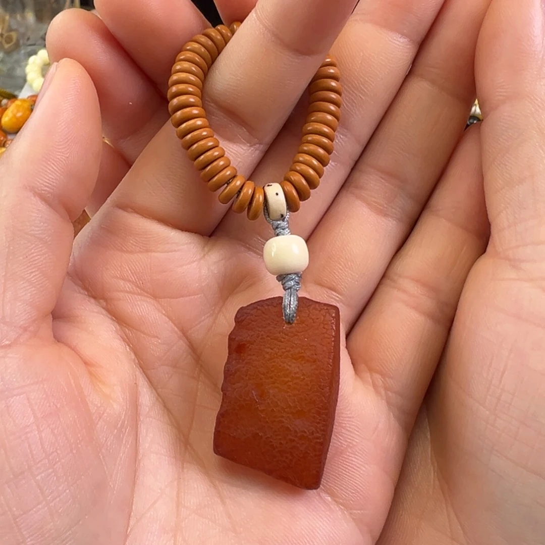 蜜蜡裸石未镶嵌蜜蜡