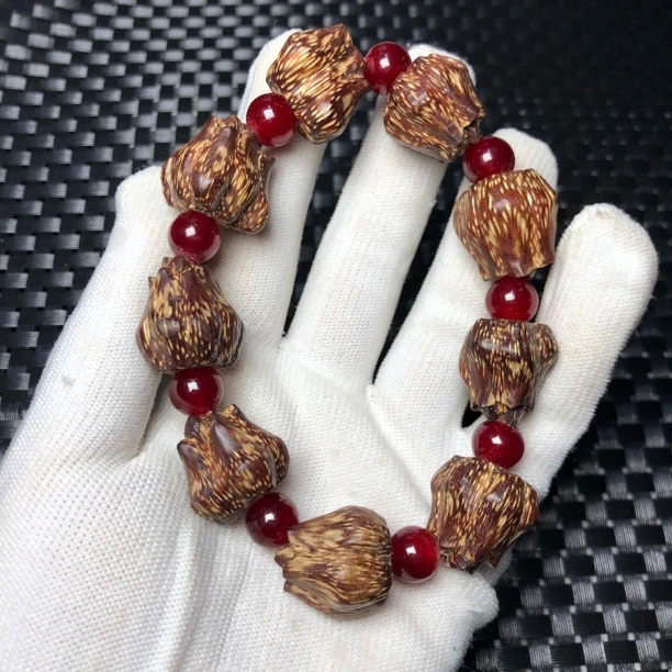 0448滴血莲花菩提手串文玩菩提子莲花座念珠天然生长不是很规整