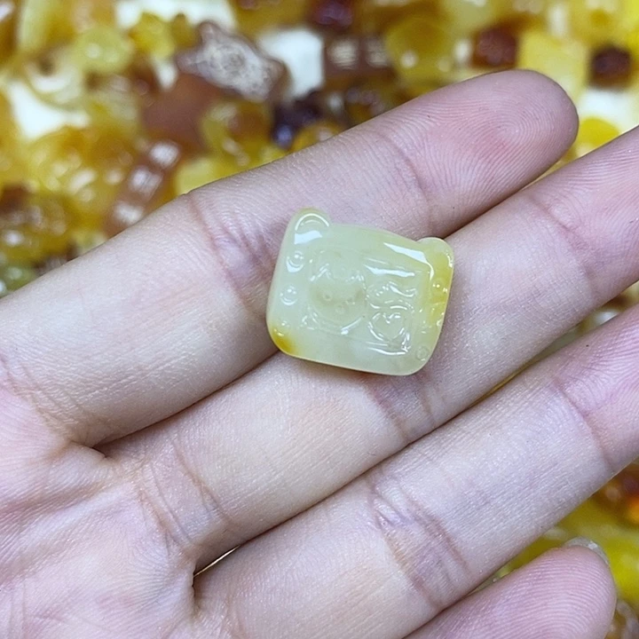 吊坠橄榄核电视机29